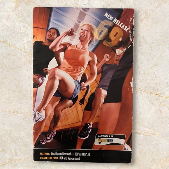 Les Mills BODYATTACK 69 CD, DVD, & Choreography Booklet - Picture 2 of 3